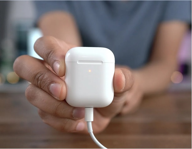 [Giải Đáp] Hộp Sạc Tai Nghe Bluetooth Có Tác Dụng Gì?